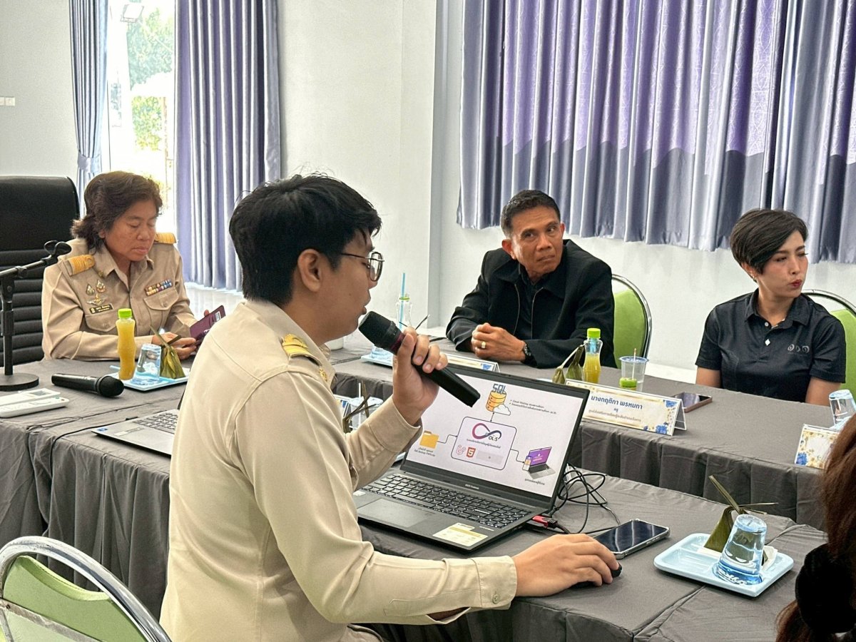 แลกเปลี่ยนเรียนรู้กับคณะศึกษาดูงานจาก สกร.ระดับอำเภอจังหาร จังหวัดร้อยเอ็ด