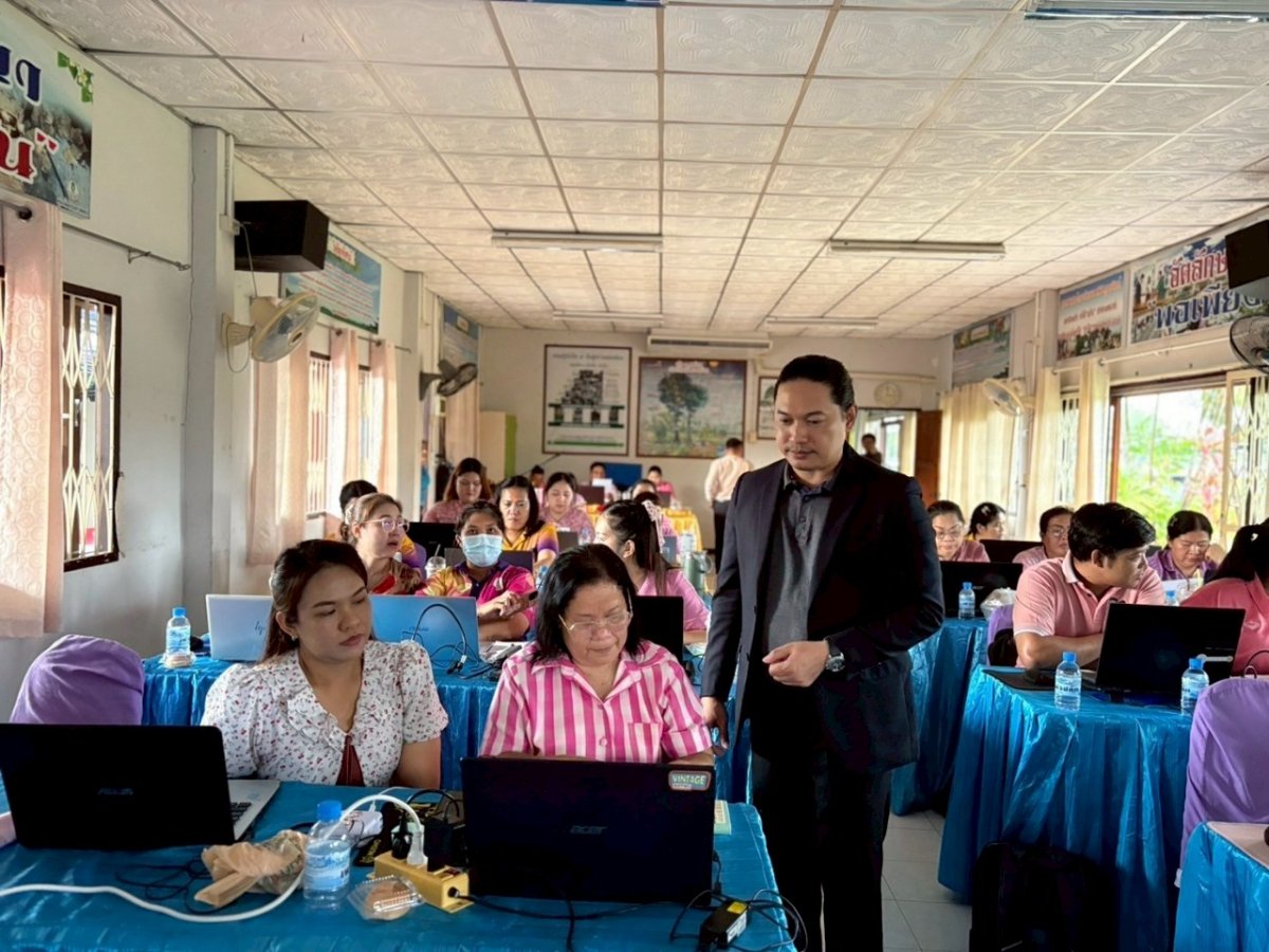 โครงการพัฒนาครูและบุคลากรในการจัดทำแผนการจัดการเรียนรู้และวิจัยในชั้นเรียน