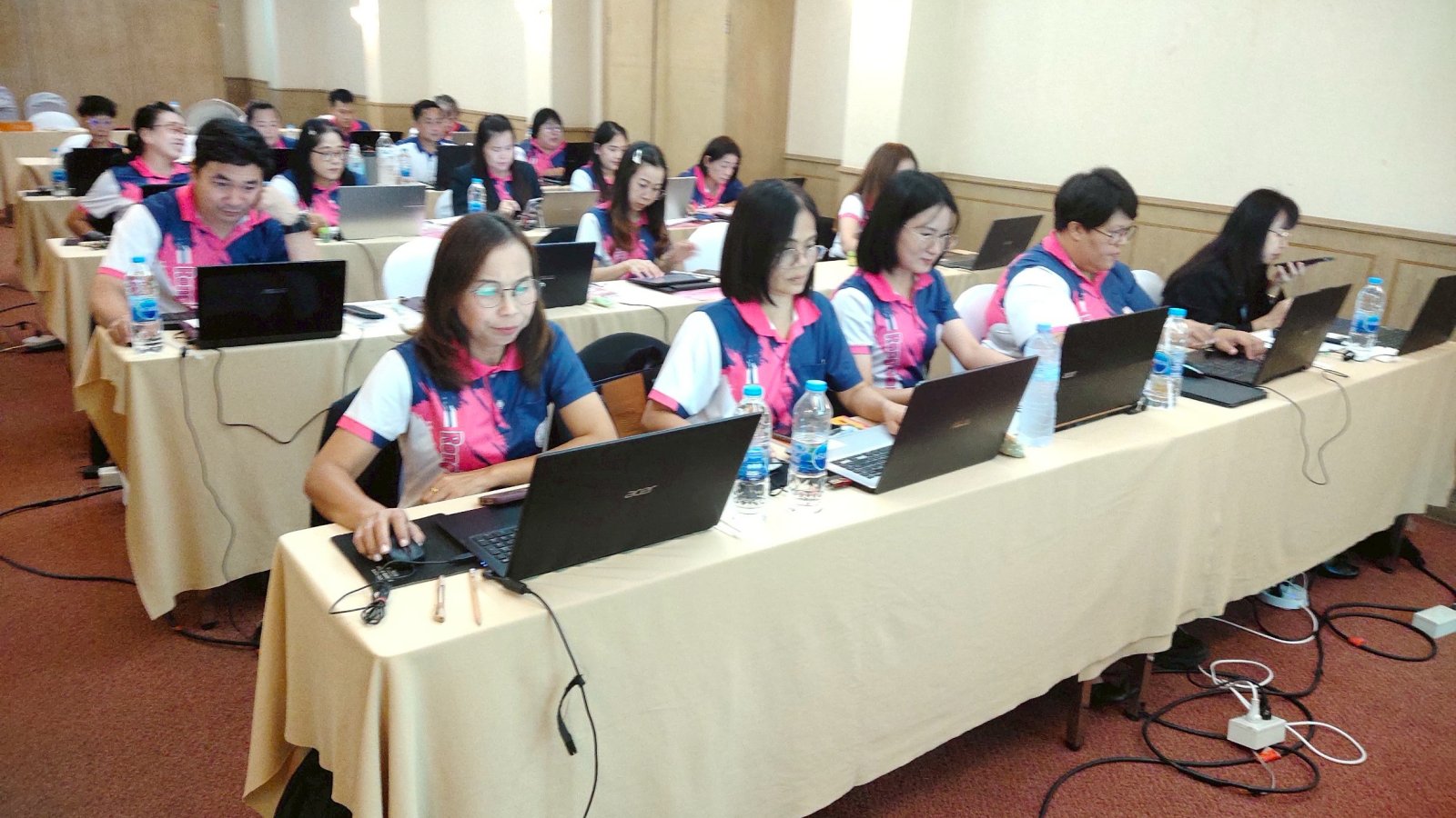โครงการพัฒนาบุคลากรด้านการใช้เทคโนโลยี AI เพื่อการจัดการเรียนรู้แบบ Active Learning และระบบช่วยเหลือผู้เรียน RONGKWANG OLIS DLEC
