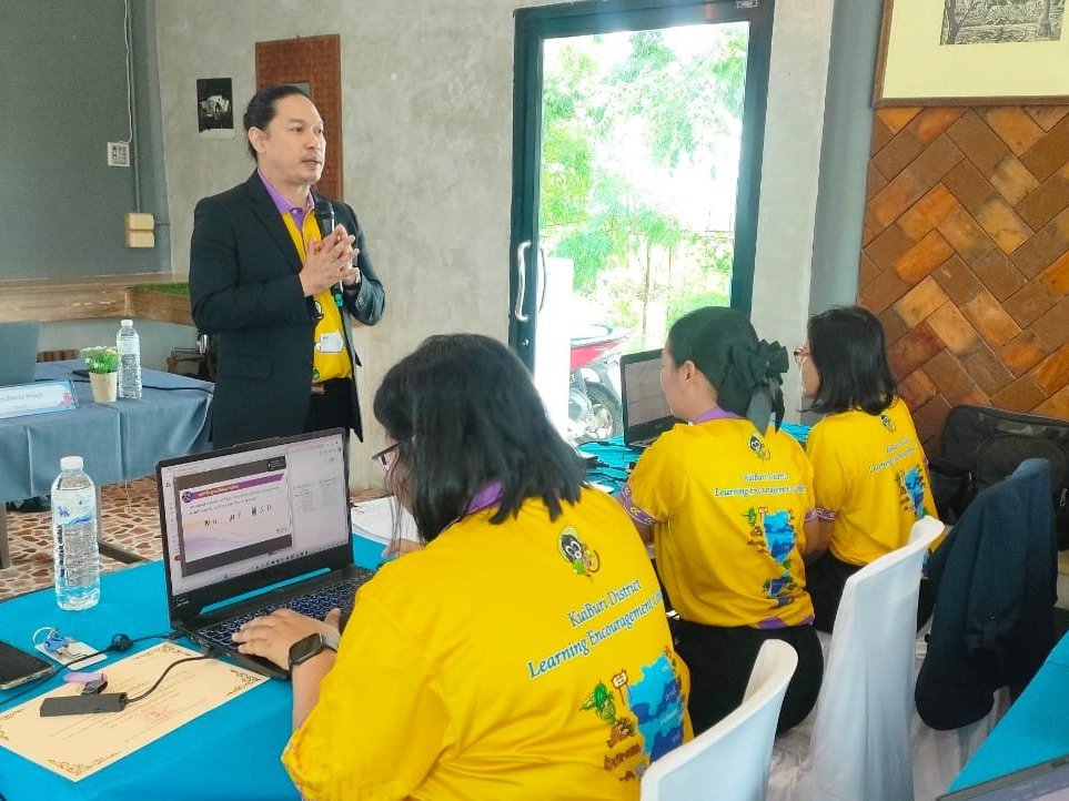 โครงการอบรมเชิงปฏิบัติการเพื่อพัฒนาศักยภาพของบุคลากรด้านการวิจัยในชั้นเรียน